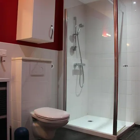 Joli 2 Pieces Avec Cour Privee Appartement Lons-le-Saunier Buitenkant foto