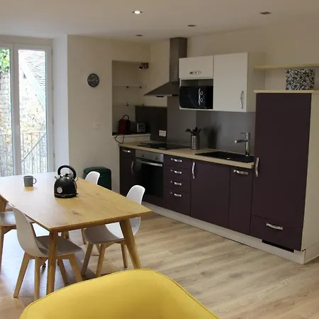 Joli 2 Pieces Avec Cour Privee Appartement Lons-le-Saunier Buitenkant foto